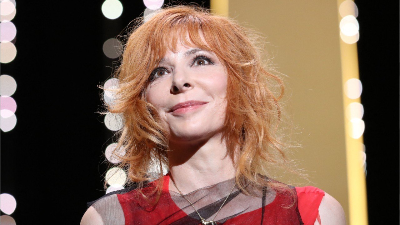 FEMME ACTUELLE - "Personne n'est armé pour cela" : Mylène Farmer se confie sur les débuts de sa notoriété