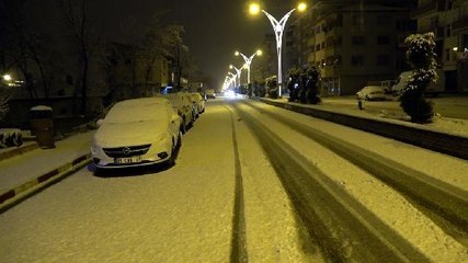 VAN'DA 373 YERLEŞİM YERİNİN YOLU KARDAN KAPANDI