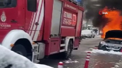 Park halindeki araç alevler içerisinde kaldı! Çok sayıda ekip sevk edildi