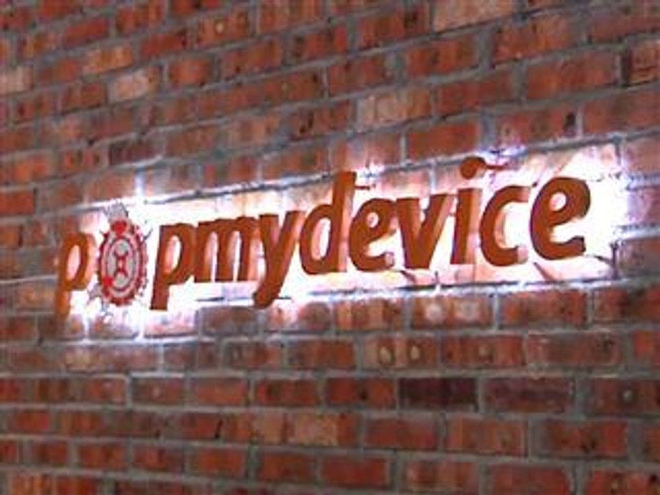 PopMyCase Sdn. Bhd: Casing Rekaan Peribadi