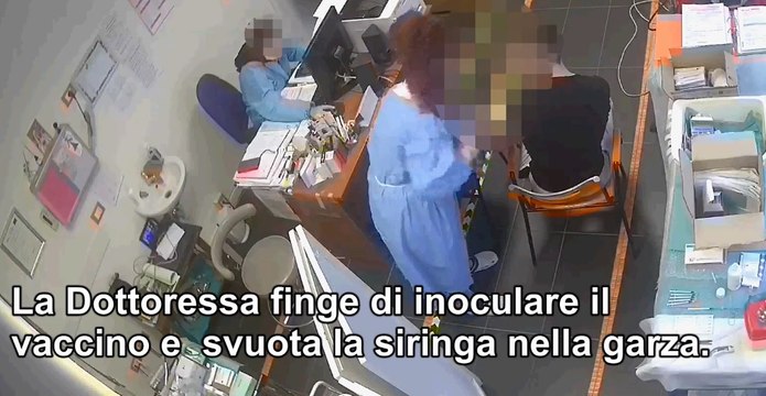 Ferrara - False vaccinazioni e certificazioni per ottenere green pass: arrestati 2 medici e un'infermiera (12.03.22)