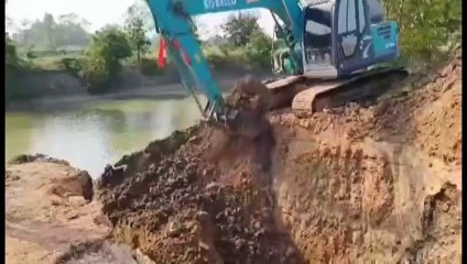 สุโขทัย  เกิดเหตุดินสไลด์ทับร่างคนงานเสียชีวิต3ราย