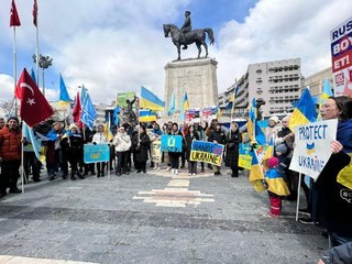 Ankara'da yaşayan Ukraynalılardan 'Rusya' protestosu