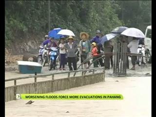 Worsening floods force more evacuations in Pahang