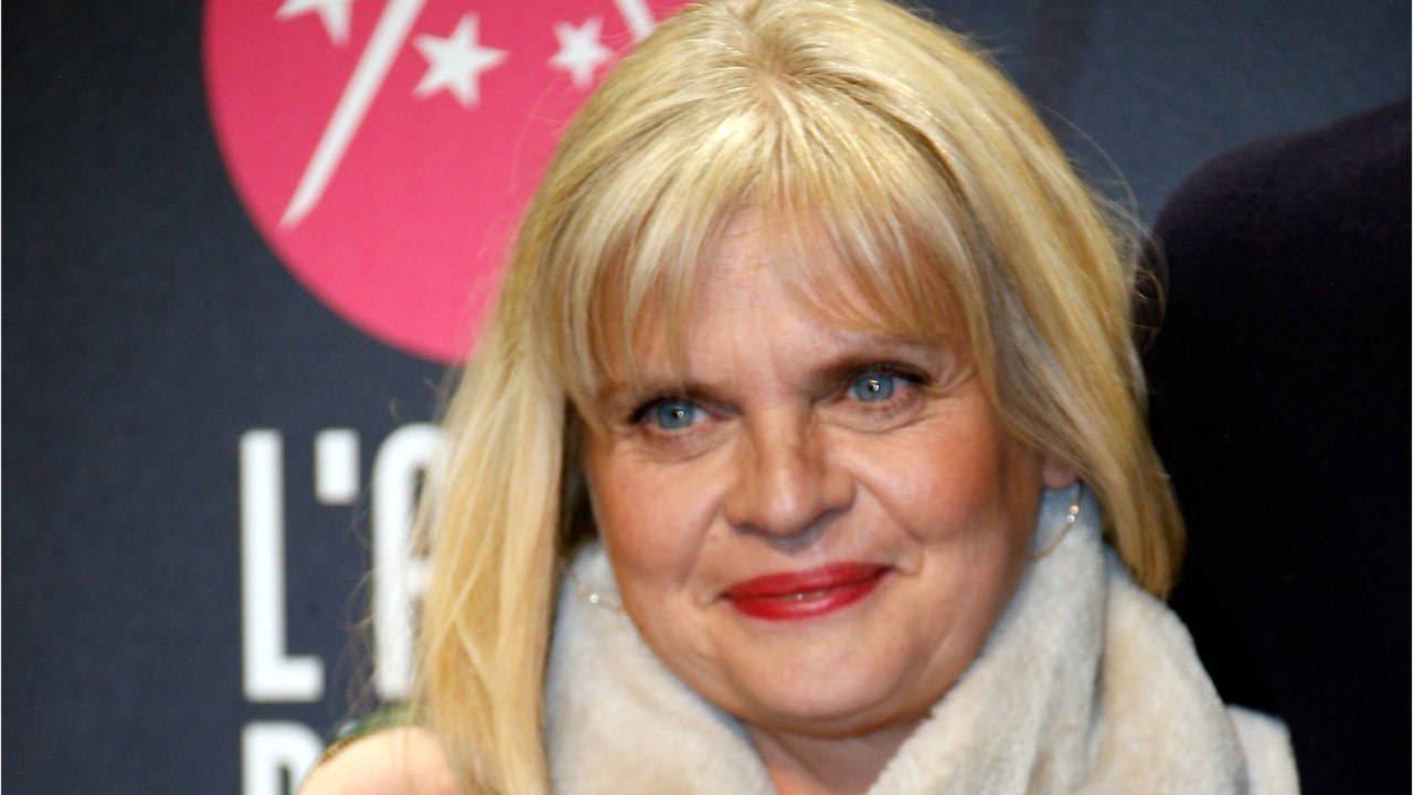 GALA VIDEO - Isabelle Nanty survoltée : cette incroyable battle de danse improvisée avec Patrick Timsit et Michèle Laroque