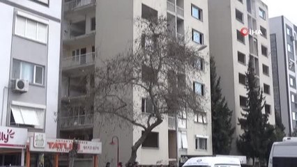 Depremde hasar gören binaya giren kişi üzerine asansör düşmesi sonucu feci şekilde hayatını kaybetti