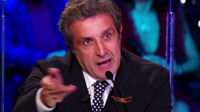 Flavio Insinna, spolier clamoroso a Il Cantante Mascherato “Ci sono anche loro”