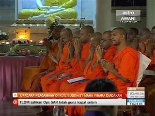 Upacara keagamaan di Kuil Buddhist Maha Vihara diadakan
