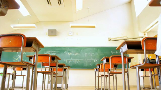 La professeure d’un lycée se défenestre devant ses élèves