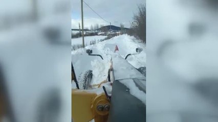 Kar nedeniyle kapanan 61 köy yolu ulaşıma açıldı