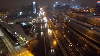 İstanbul'da kar yağışı etkili oluyor