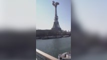 « Si on tombe, vous tombez » : un vidéo choc imagine Paris bombardée par des avions russes