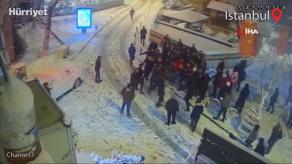 Kartopu savaşı silahlı kavgaya dönüştü, onlarca kişi birbirine girdi