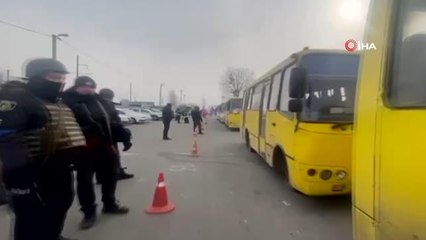 Ukraynalı siviller, Gostomel'den Kiev'e tahliye edildi