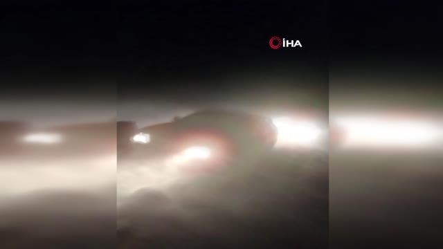 Tipide mahsur kalan araçlar Traktör yardımıyla kurtarıldı