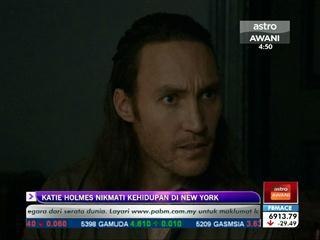 Katie Holmes nikmati kehidupan di New York