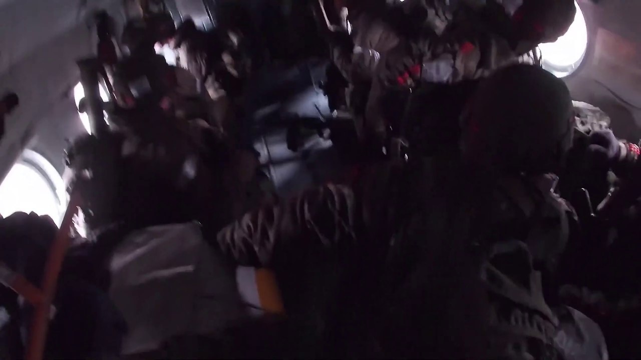  Ukraine War - Helmet Cam Captures Russian Air Assault Troops First Capture Of Hostomel Airport