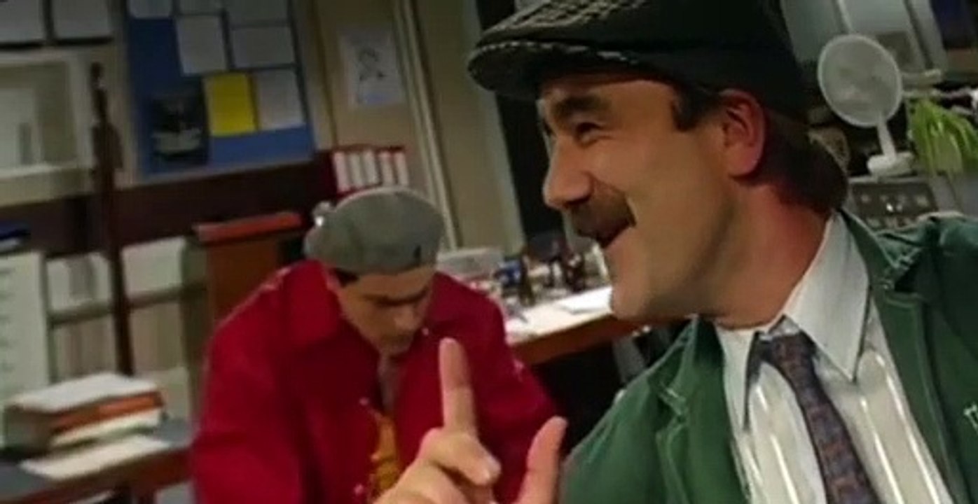 The Thin Blue Line S01 E06