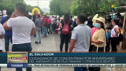 Salvadoreños realizan peregrinación en honor a mártires de la iglesia