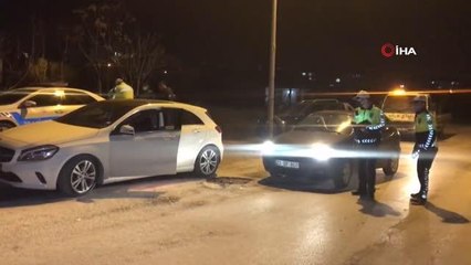 Alkol kontrolü yapan polisleri şaşkına çevirdi! ''Hatırası var'' deyip, torpidodan çıkardığı alkolmetreye üfledi