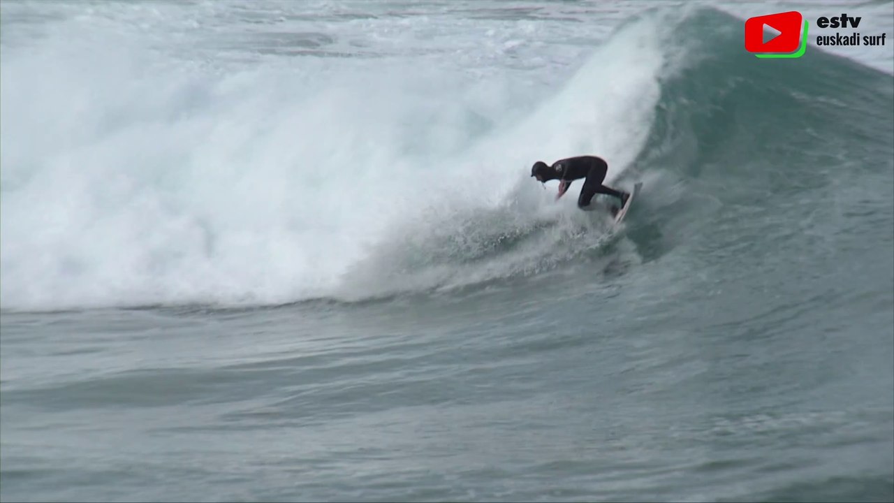 Donostia  |  Surfing Zurriola Beach   |   ESTV Euskadi Surf TV