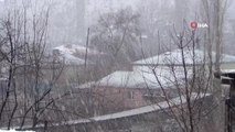 Şırnak'ta kar yağışı etkisini artırdı, kapanan yollar için çalışmalar devam ediyor