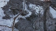 BALIKESİR - Susurluk Çaylak Şelalesi ve mesire alanı ziyaretçilerini beyaz örtüyle karşılıyor