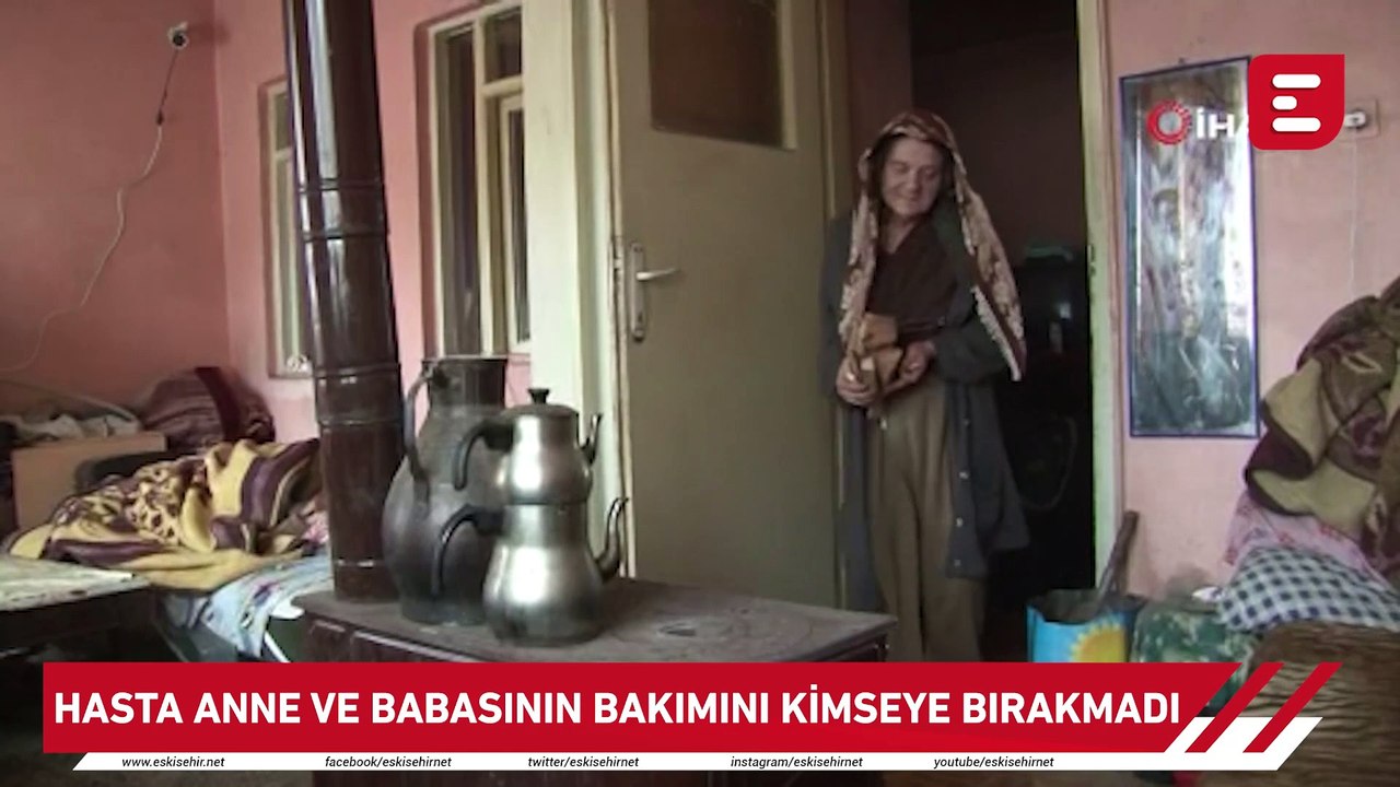 Hasta anne ve babasının bakımını kimseye bırakmadı