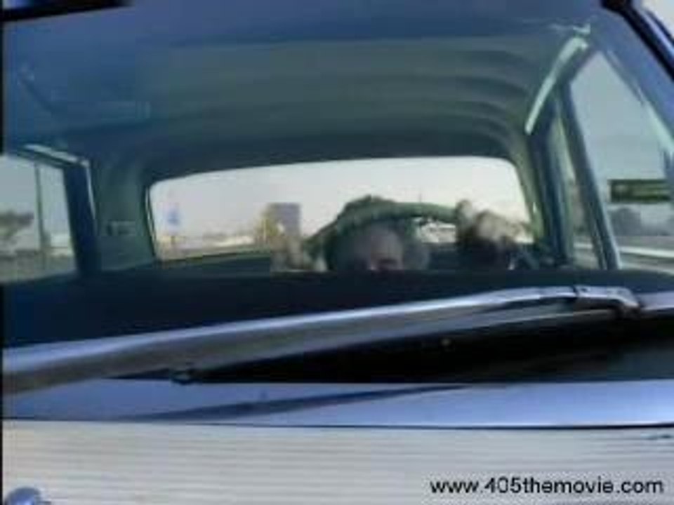 airplane_landing_on_the_405