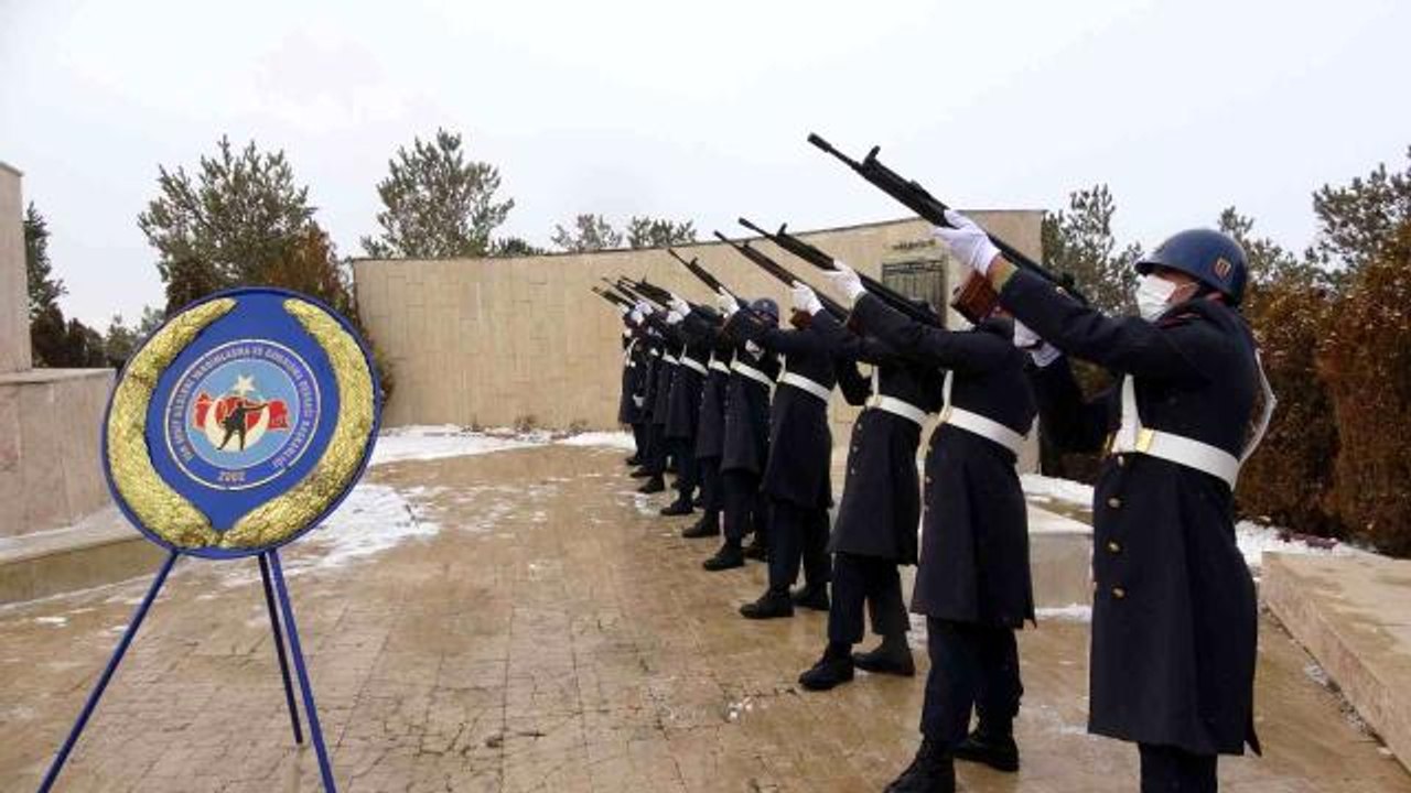 Van'da "18 Mart Çanakkale Zaferi ve Şehitleri Anma Günü" programı