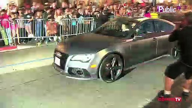 Exclu Vidéo : Scarlett Johansson, Robert Downey Jr, Chris Hemsworth... des héros à l'avant-première des Avengers : l'Ère d'Ultron