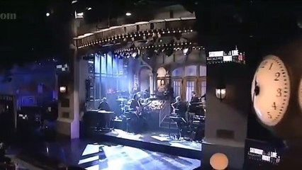 Scarlett Johansson au SNL : "Je suis officiellement une MILF" !