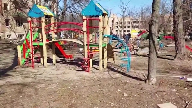 L'inviato di Repubblica tra le macerie di Kiev. Scuole e palazzi distrutti, ma nessuno si arrende