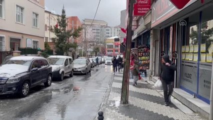 İstanbul'da kar yağışı aralıklarla sürüyor - Cevizlibağ