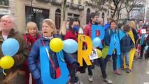 Manifestantes rusos en Barcelona contra la guerra de Putin