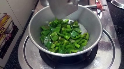 चटपटी मसाला शिमला मिर्च _ बेसन वाली शिमला मिर्च _ Masaledar Besan-Capsicum Mixture Recipe