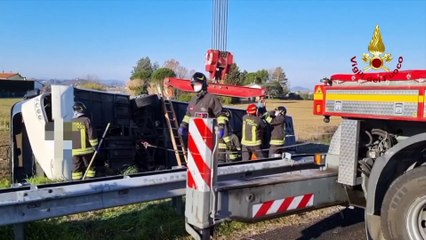 Muere una mujer en el accidente de un autocar con refugiados ucranianos en Italia