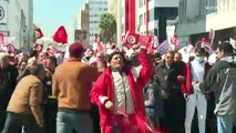 شاهد: الآلاف يتظاهرون في تونس تنديداً بالوضع الاقتصادي واحتكار سعيّد السلطات