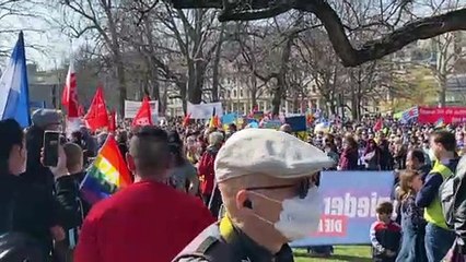 Los europeos vuelven a las calles para condenar la guerra de Putin en Ucrania