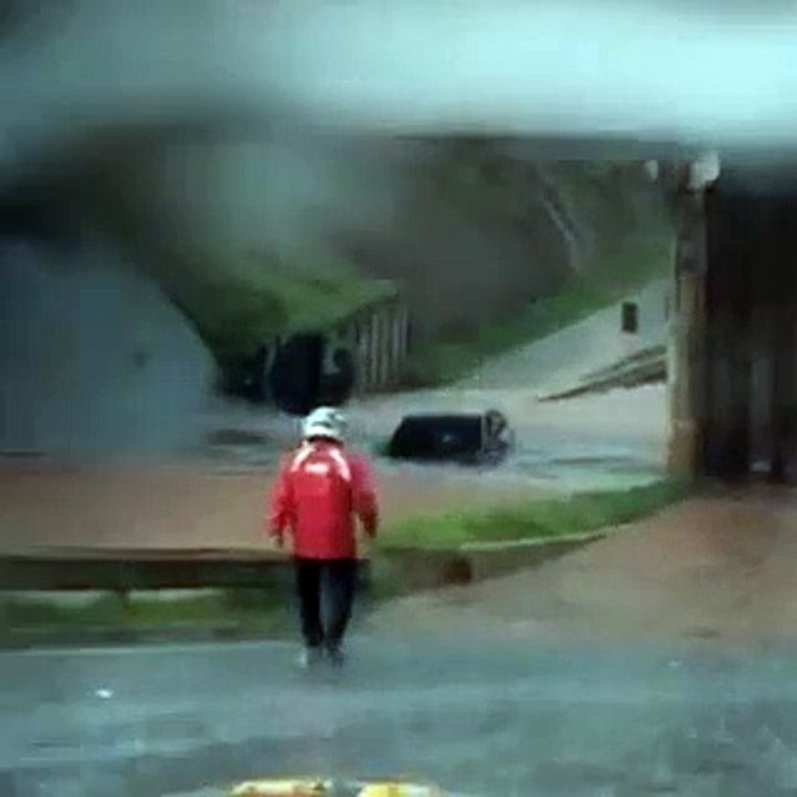 Fortes chuvas alagam diversos pontos do Distrito Federal neste domingo