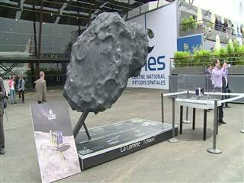 Comet robot lab makes contact again