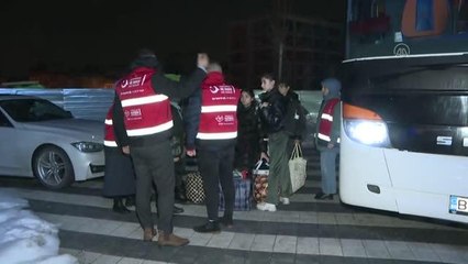 Ukrayna'dan ayrılan Azerbaycan ve Ukrayna vatandaşları, Mehmet Öcalan Spor Kompleksinde misafir ediliyor