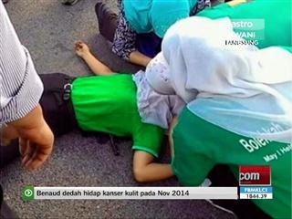 Lelaki kejam tikam bekas tunang diburu