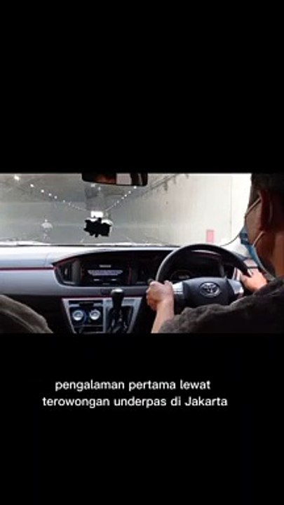 Perjalanan masuk terowongan