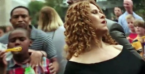 Mozart in the Jungle S03 E02