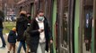 فرنسا ترفع قيود مكافحة كورونا بما فيها ارتداء الكمامة وشهادات التطعيم رغم عودة الاصابات للارتفاع
