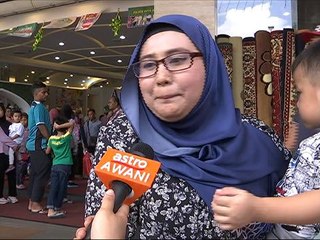 Beli belah di musim perayaan. Kedai atau atas talian?