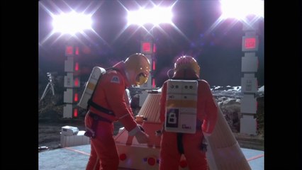 Space 1999  (70 s  Hit Science Fiction Series) == Season 1 Episode 1  Breakaway