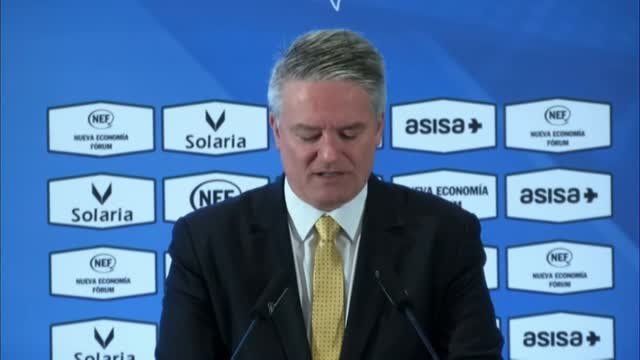 La OCDE propone subir los impuestos a las eléctricas y revertirlo en los consumidores