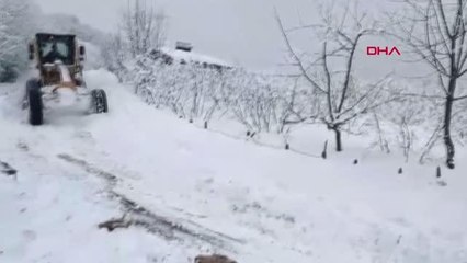 KARADENİZ'DE, 9 İLDE BİN 236 KÖY VE MAHALLE YOLU KARDAN KAPANDI